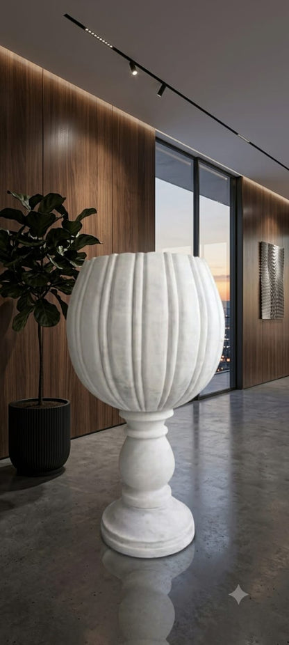 Sleek work pot